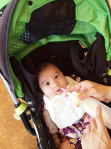 その時に細口ニップルでミルクをあげたり。